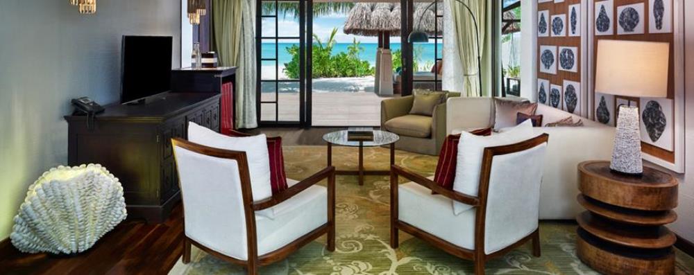content/hotel/Jumeirah Vittaveli/Accommodation/5 Bedroom Royal Residence with Pool/JumeirahVittaveli-Acc-RoyalResidence-10.jpg